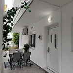 Апартаменти Tatti's *